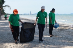 ภาพบรรยากาศกิจกรรมเก็บขยะบริเวณชาดหาดบางแสน