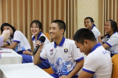 บรรยากาศการนำชมห้องสมุด