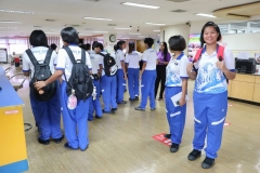 บรรยากาศการนำชมห้องสมุด