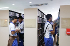 บรรยากาศการนำชมห้องสมุด