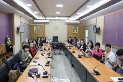 25661122-meeting-002