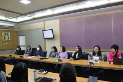 25661122-meeting-012