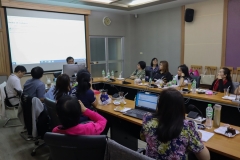 25661122-meeting-026