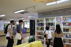 25661122-meeting-051