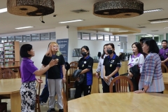 25670426-visitor-031