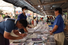 25661222-bookfair2024-007