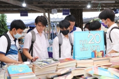25661219-bookfair2024-140
