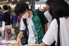 25661219-bookfair2024-172