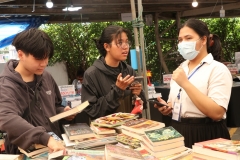 25661221-bookfair2024-044