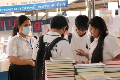 25661221-bookfair2024-047