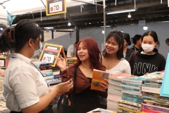 25661221-bookfair2024-051