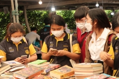 25661221-bookfair2024-067