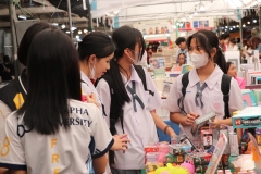 25661221-bookfair2024-071