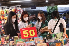 25661221-bookfair2024-075