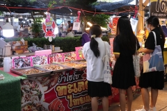 25661221-bookfair2024-123