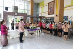 Carrying-on-Songkran-traditions-48