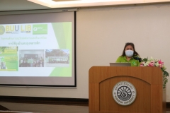 25670320-visitor-015