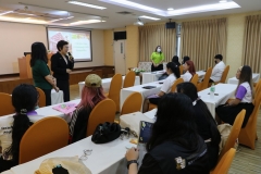 25670320-visitor-047