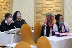 25670320-visitor-056