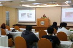 25670320-visitor-057