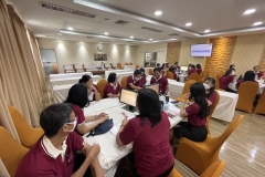 25660622-meeting-057