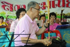 ภาพถ่าย การบรรเลงและขับร้องดนตรีไทย 
โดยชมรมข้าราชการบำนาญจังหวัดชลบุรี ครั้งที่ 64