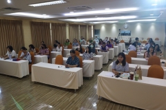 25670426-meeting-006