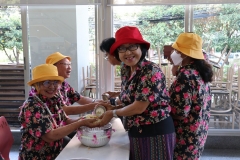 25670424-Songkran-038