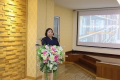 25670319-visitor-006