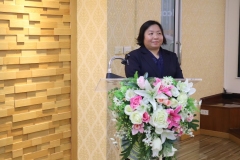 25670319-visitor-007