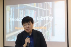 25670319-visitor-017