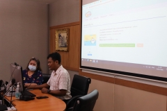 25660515-visitor-001