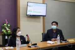 25660515-visitor-004