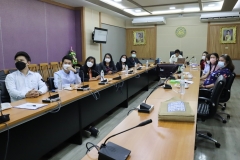 25660515-visitor-015