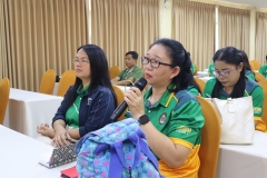 25670422-visitor-014