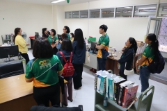 25670422-visitor-031