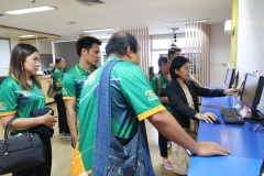 25670422-visitor-035