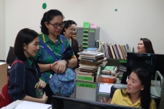 25670422-visitor-040