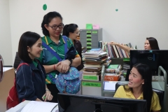 25670422-visitor-041