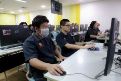 25690202-training-007