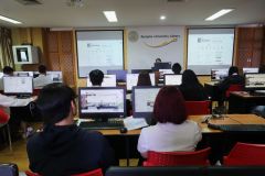 25681204-training-33