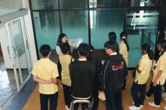 25690206-visit-013