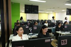 25690306-training-17