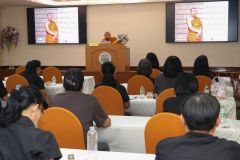 25690506-dharma-014