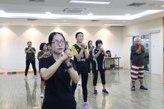 25690407-happyhealt-005