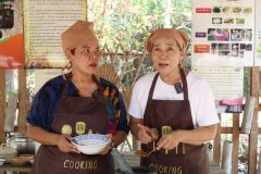 25690407-food-076
