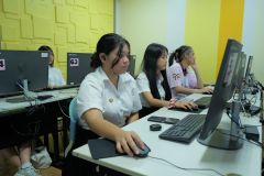 25690807-training-018