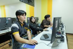 25690810-training-012