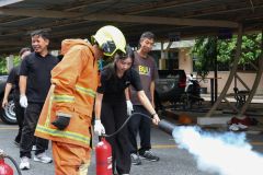 25690611-fire-117