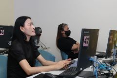 25690511-training-008